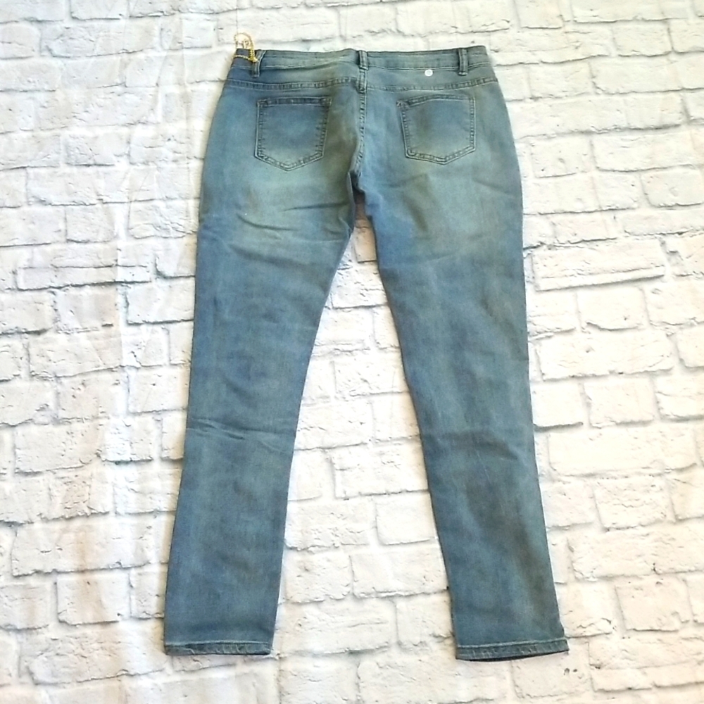 Denim Ripped Jeans - Picture 7 of 8